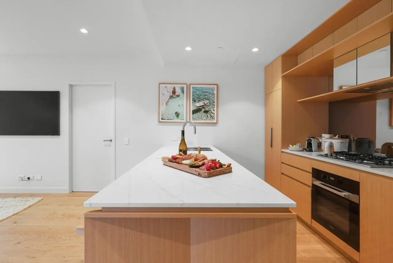 Deluxe Palm Beach Getaway Gold Coast Apartment