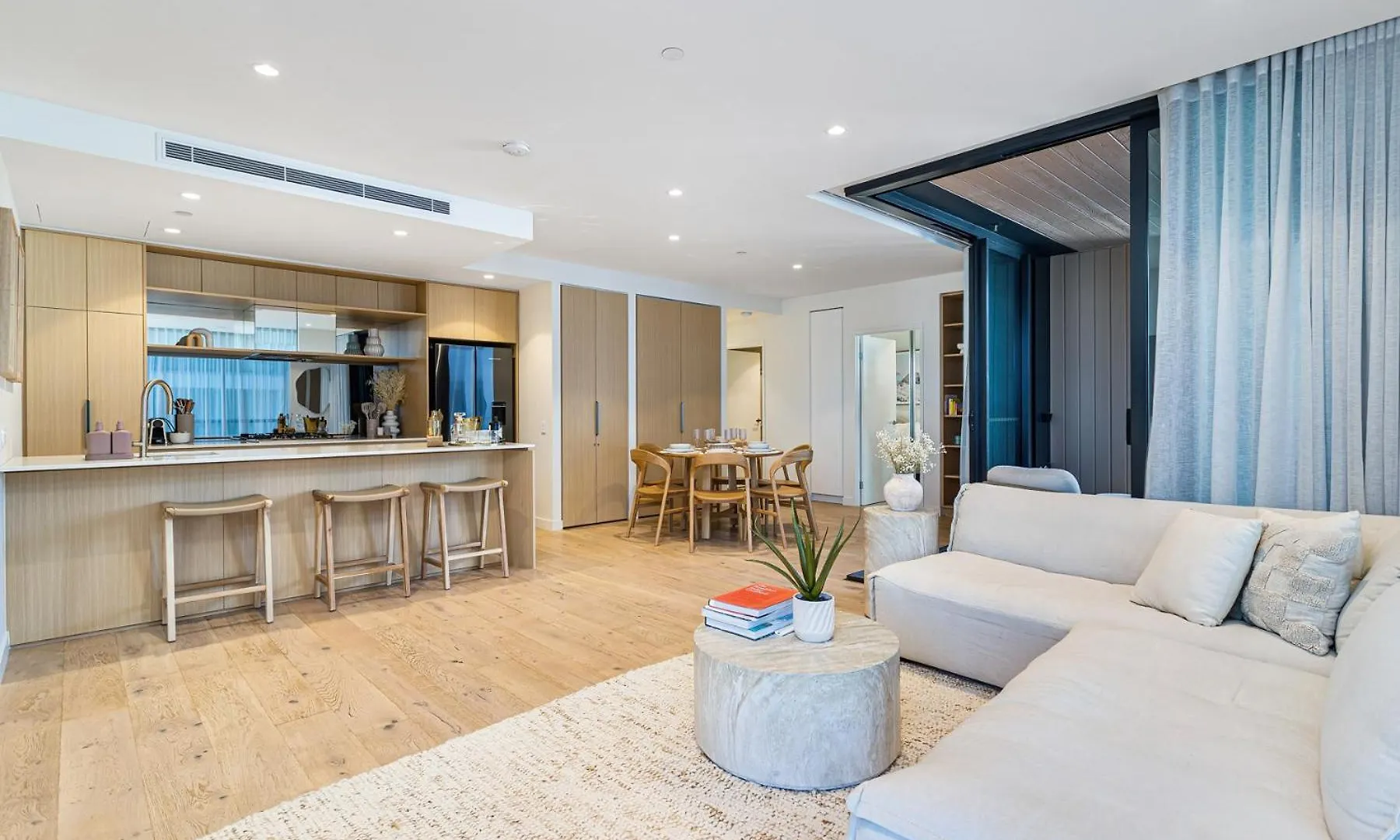 Deluxe Palm Beach Getaway Gold Coast