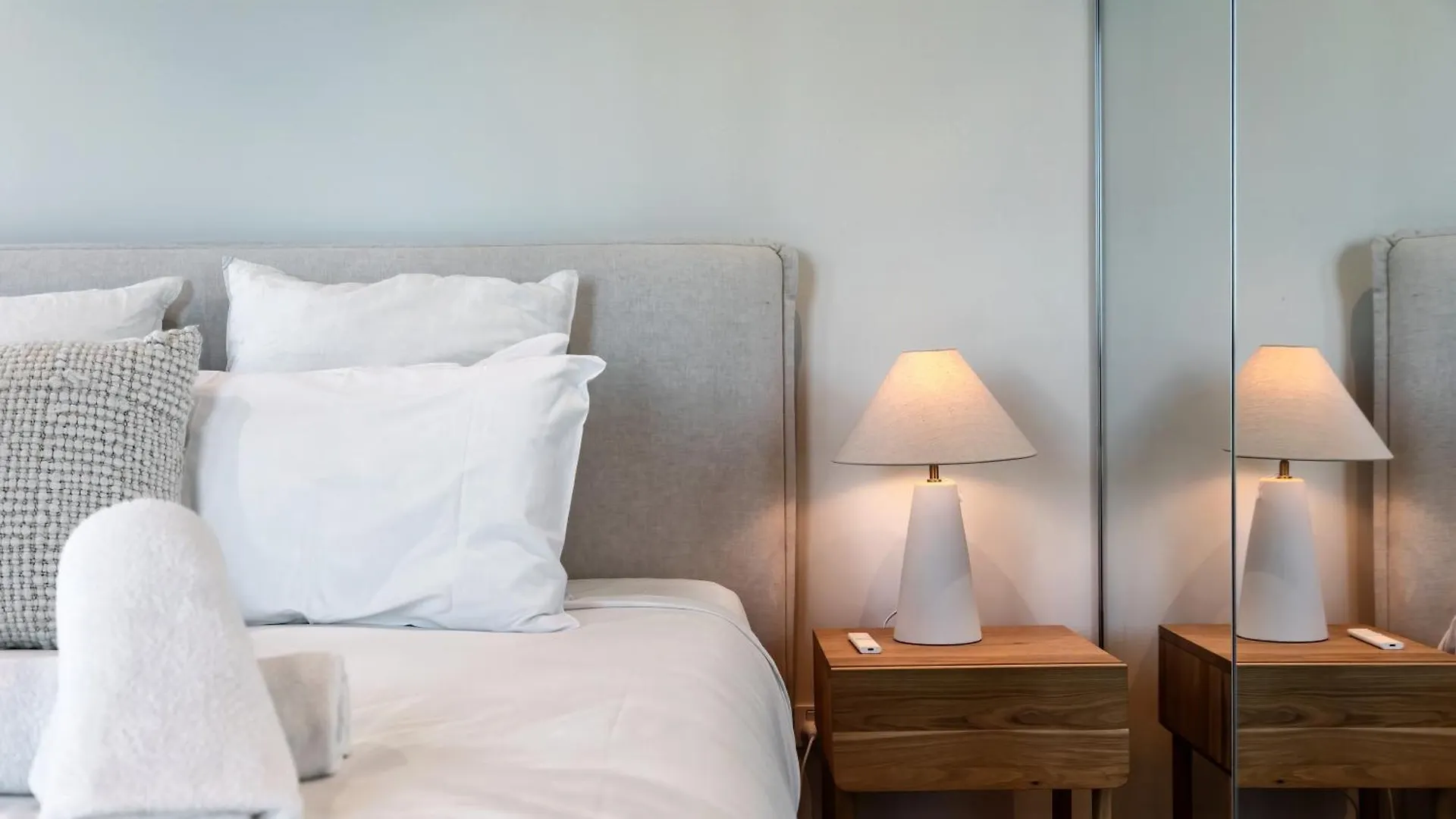 Deluxe Palm Beach Getaway Gold Coast Apartment